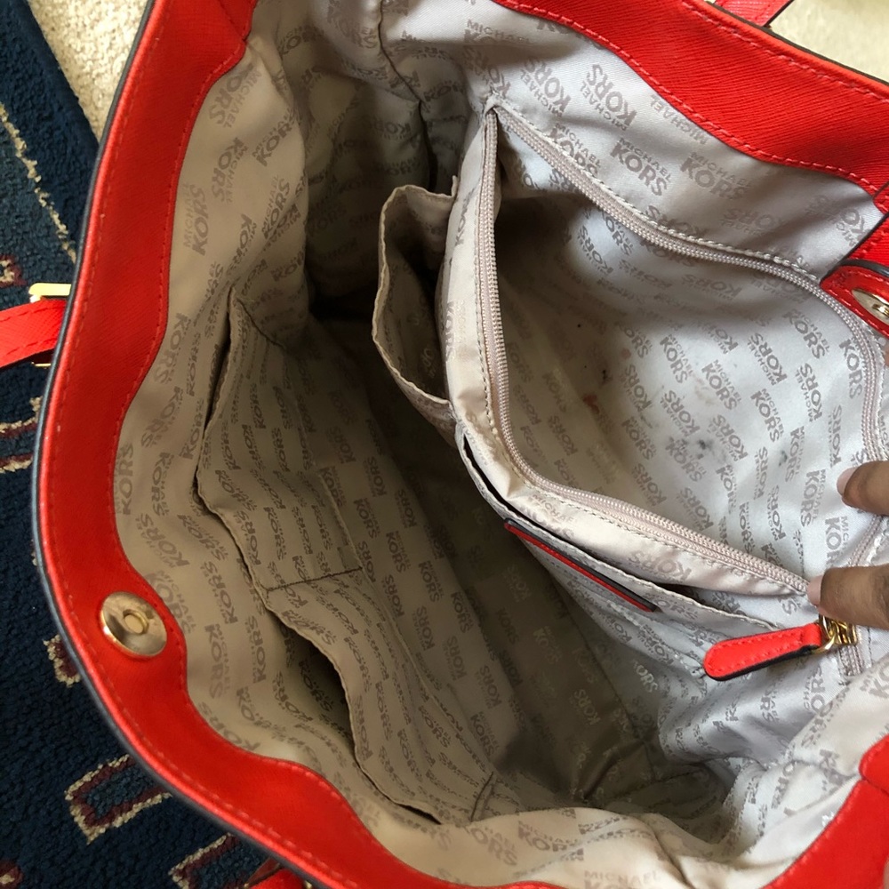 Red Michael Kors tote - Picture 5 of 6